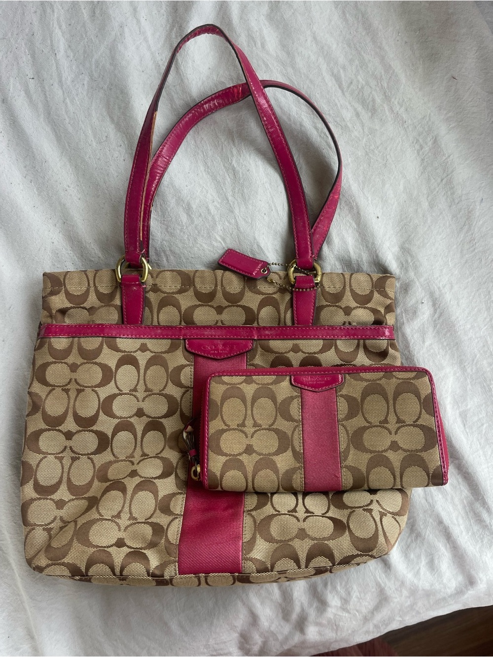 Vintage coach w matching wallet!! Deep pink and brown, great condition
